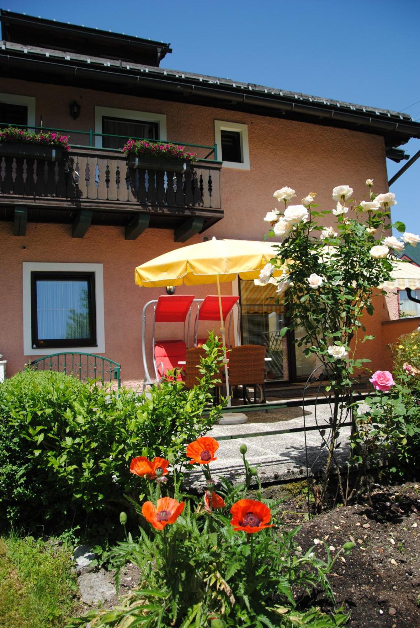 Hotel-Pension Falkensteiner Sankt Gilgen Exterior photo