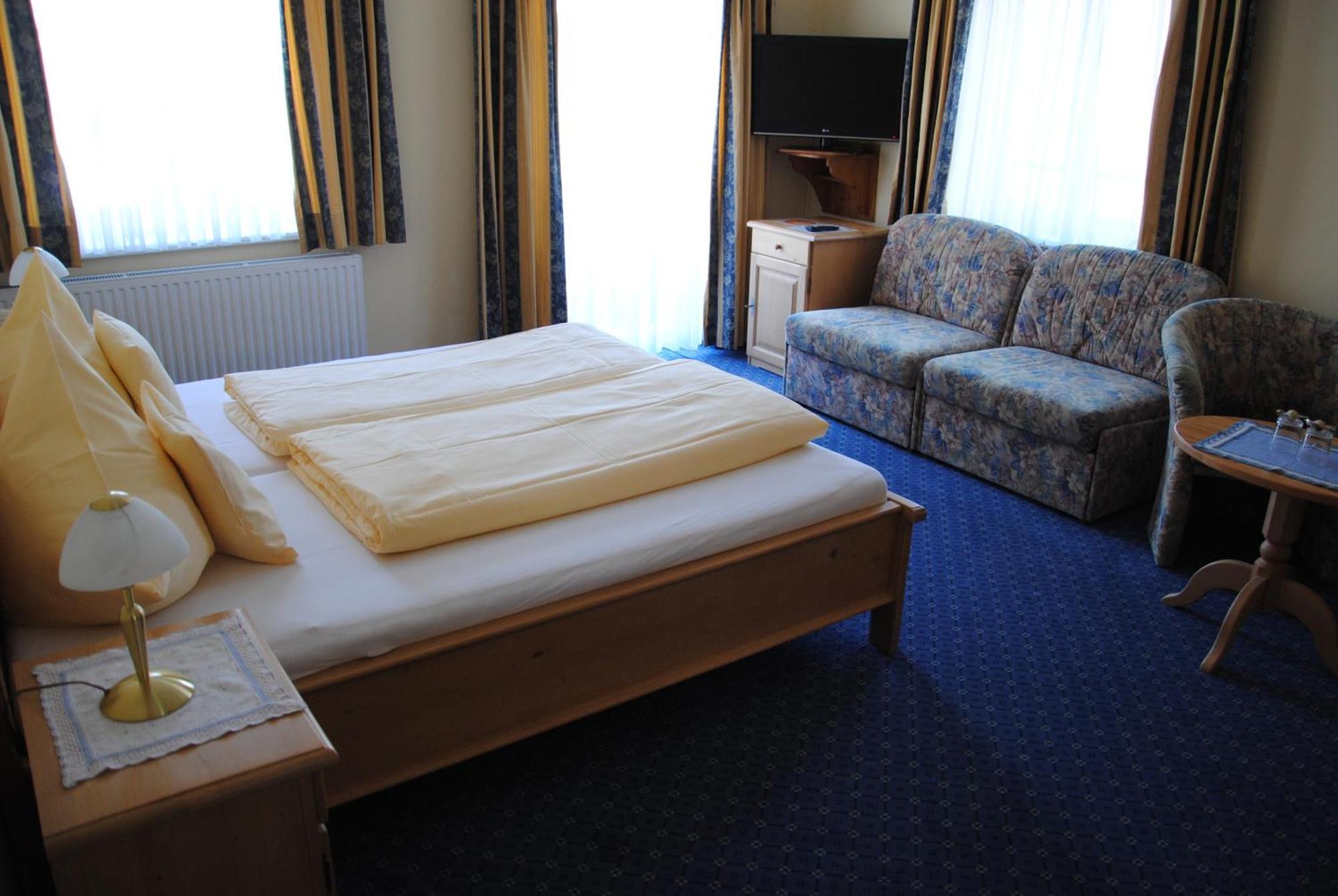 Hotel-Pension Falkensteiner Sankt Gilgen Room photo